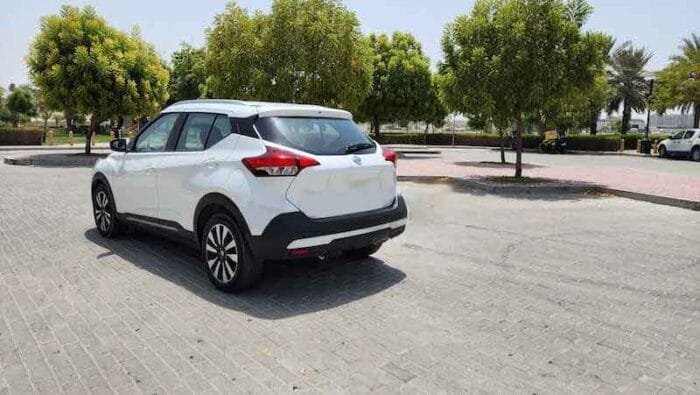 nissan kicks 12